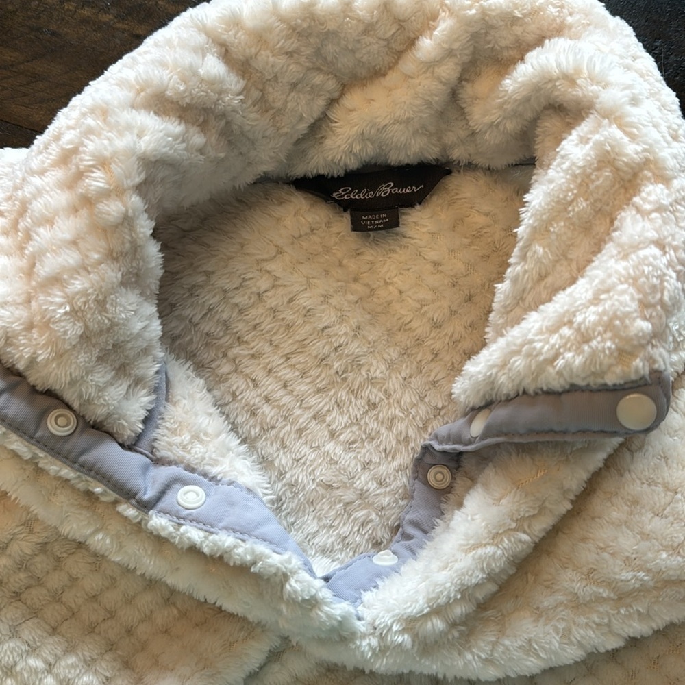 Eddie Bauer Women’s heavy fleece (waffle pattern) pullover. Size Medium - Picture 14 of 16